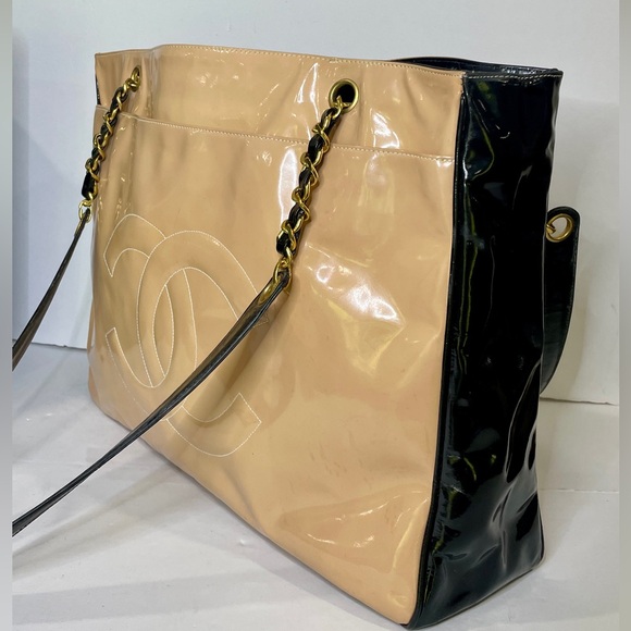 CHANEL Rare Coco Mark Chain Tote bag - Picture 4 of 17